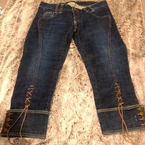 JLO denim capri
